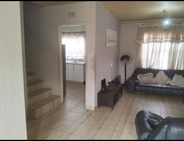 3 BEDROOM APARTMENT FOR SALE IN ORLANDO WEST